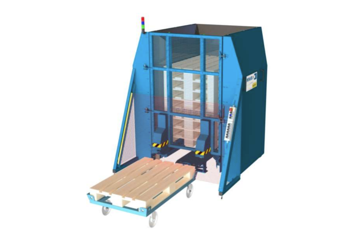 Euro pallet being handed over automatically from trolley into the pallet magazine