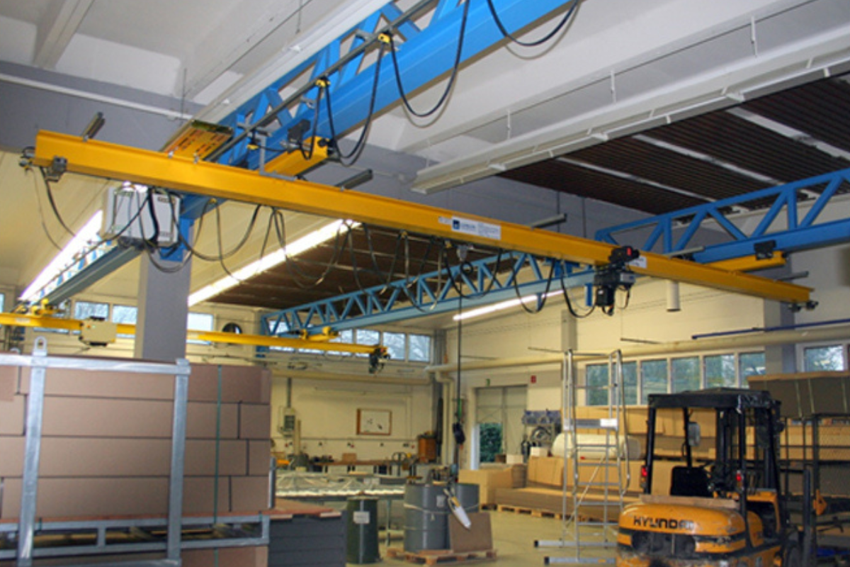 Suspension crane