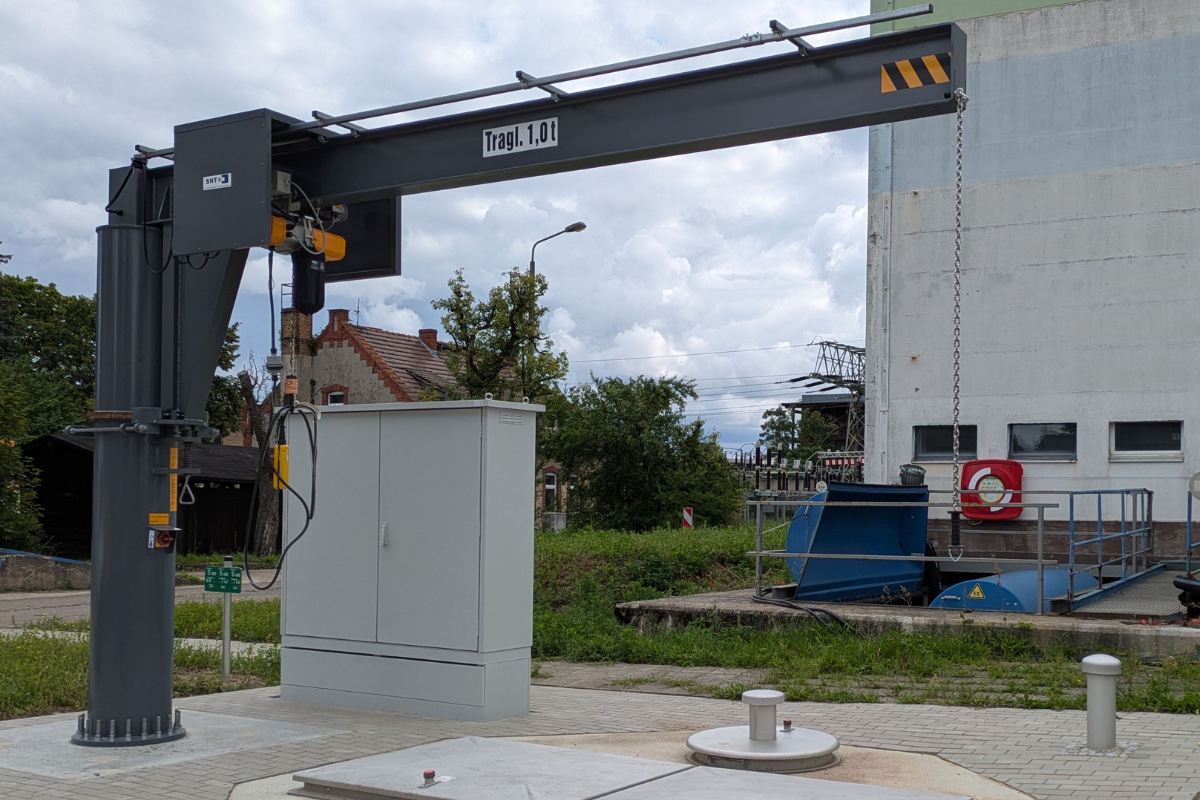 Jib crane with boom
