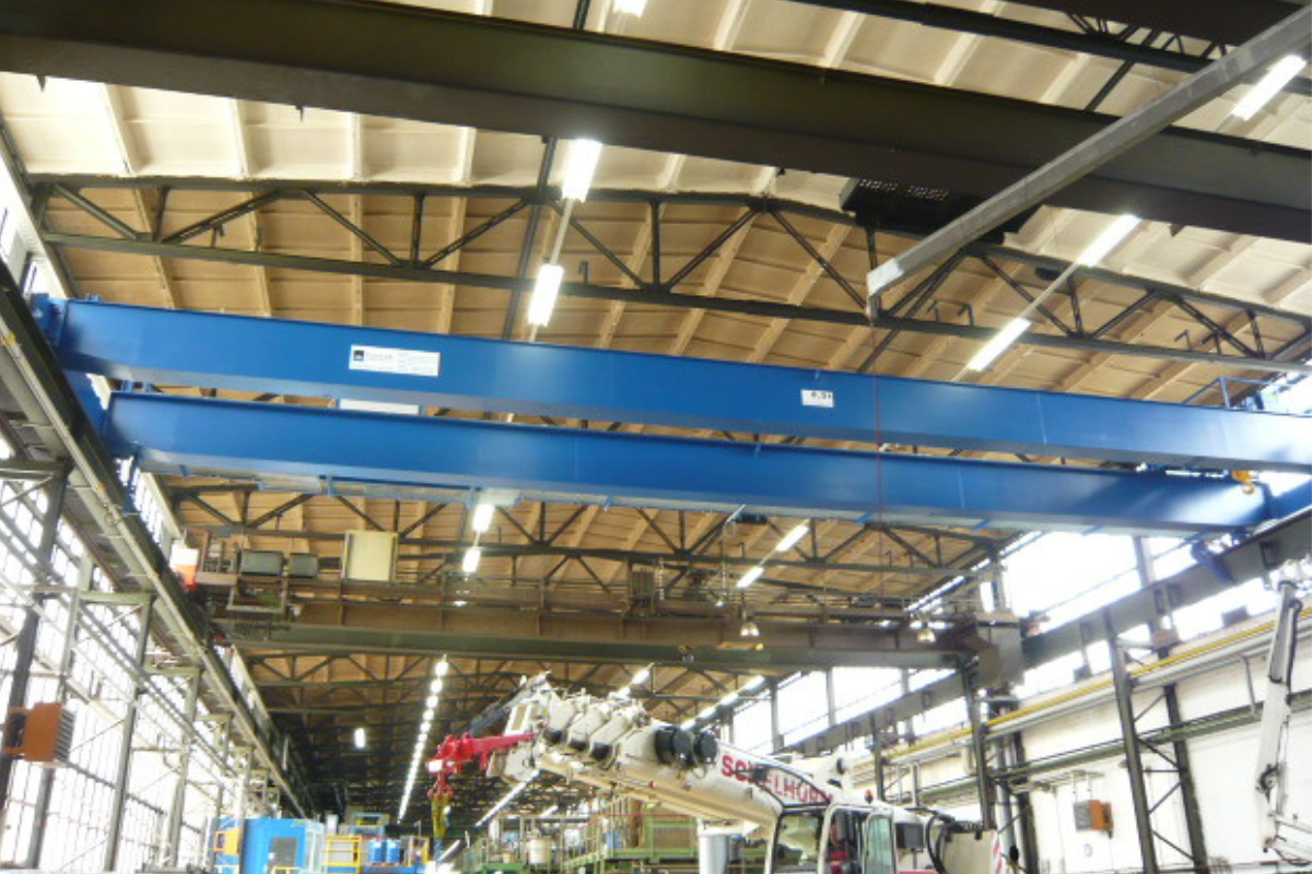 Double-girder bridge crane