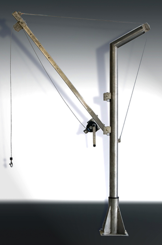 Aluminum slewing crane for mobile use